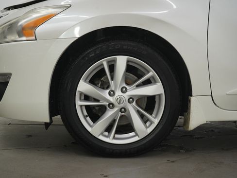 Used 2014 Nissan Altima 2.5 SV w/ Convenience Package image 28