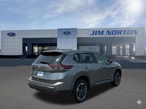 Used 2024 Nissan Rogue SV AWD/4WD image 4