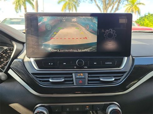 Used 2024 Nissan Altima 2.5 SR w/ SR Premium Package image 21