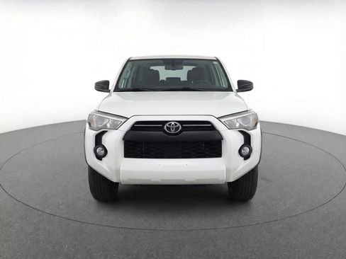 Used 2025 Toyota 4Runner SR5 image 2