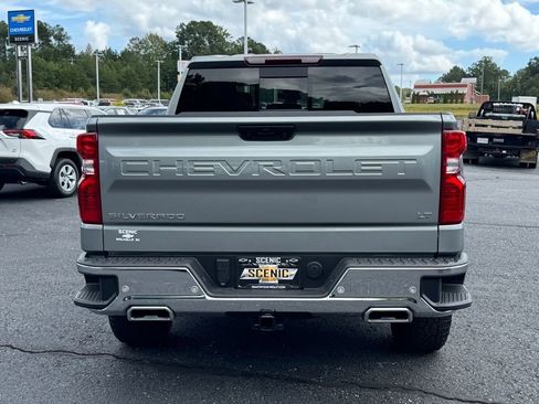 Used 2024 Chevrolet Silverado 1500 LT w/ Z71 Off-Road Package AWD/4WD image 4