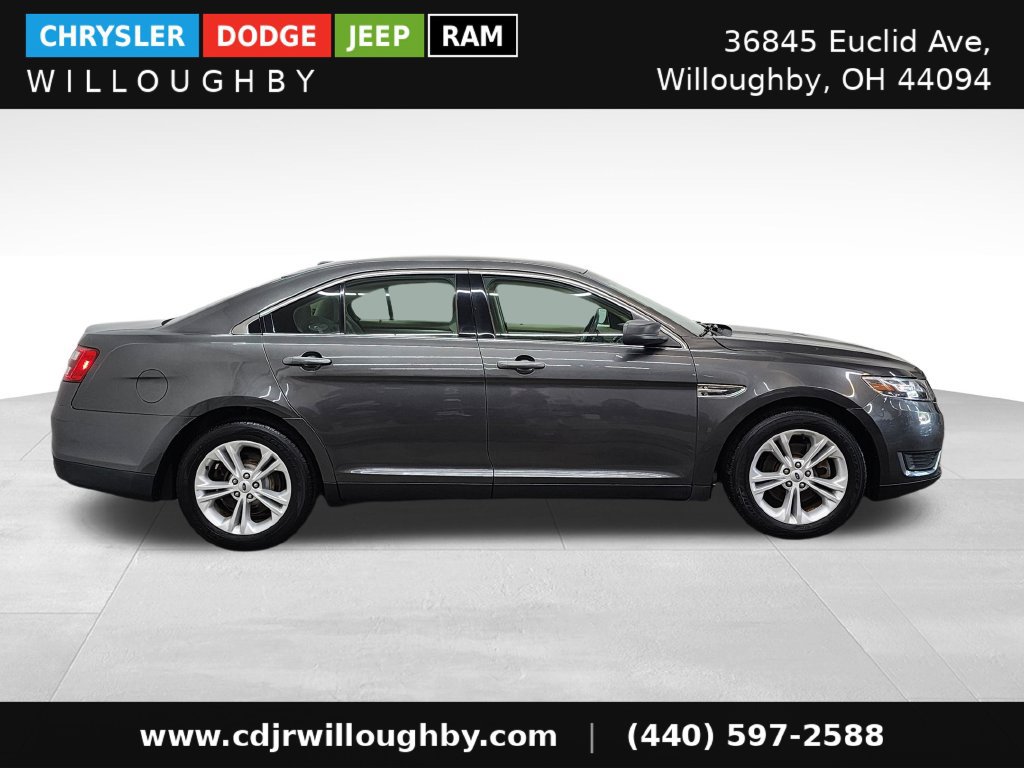 Used 2017 Ford Taurus SE FWD image 4