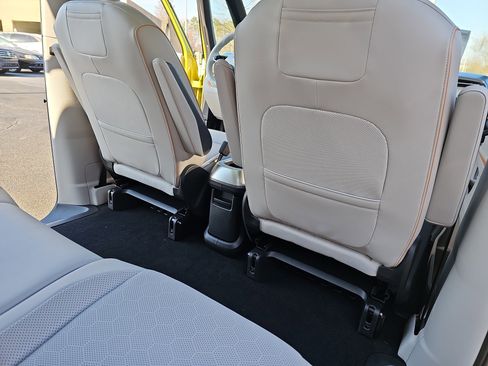 New 2025 Volkswagen ID. Buzz 1st Edition image 11