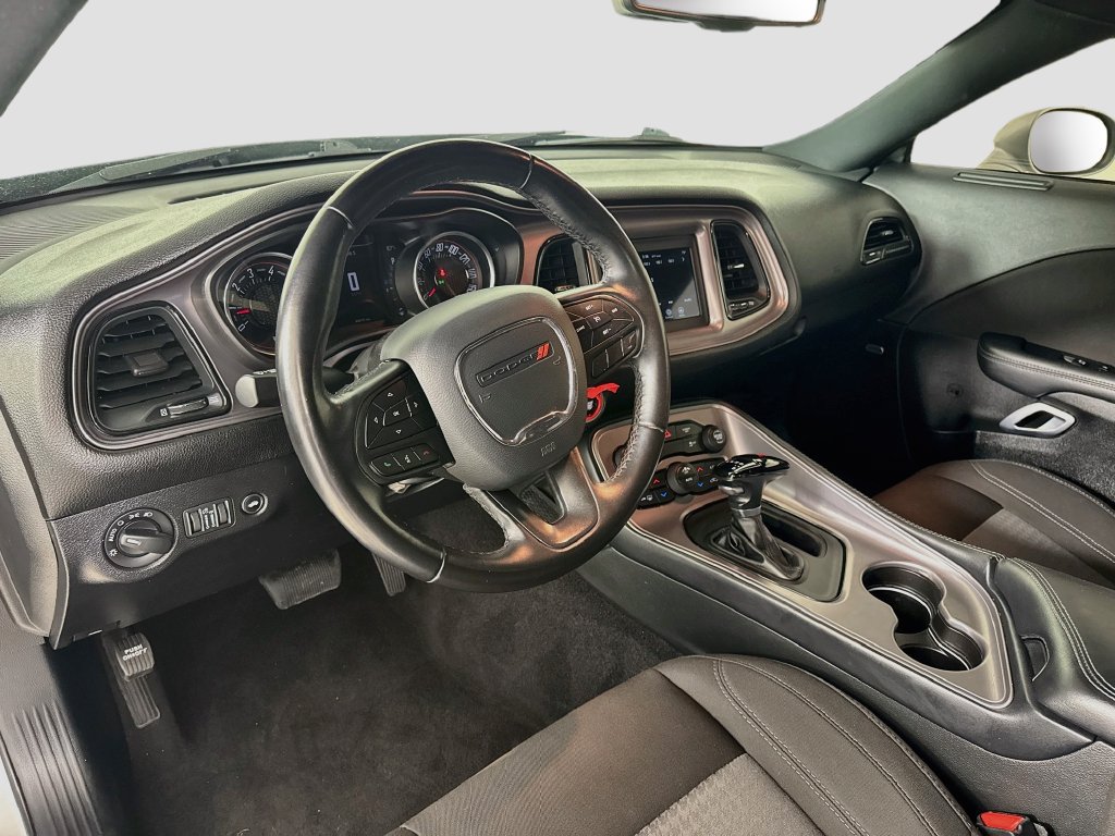 Used 2023 Dodge Challenger SXT RWD image 10