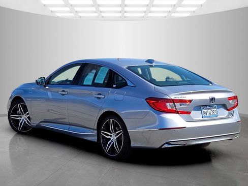 Used 2021 Honda Accord Touring image 6