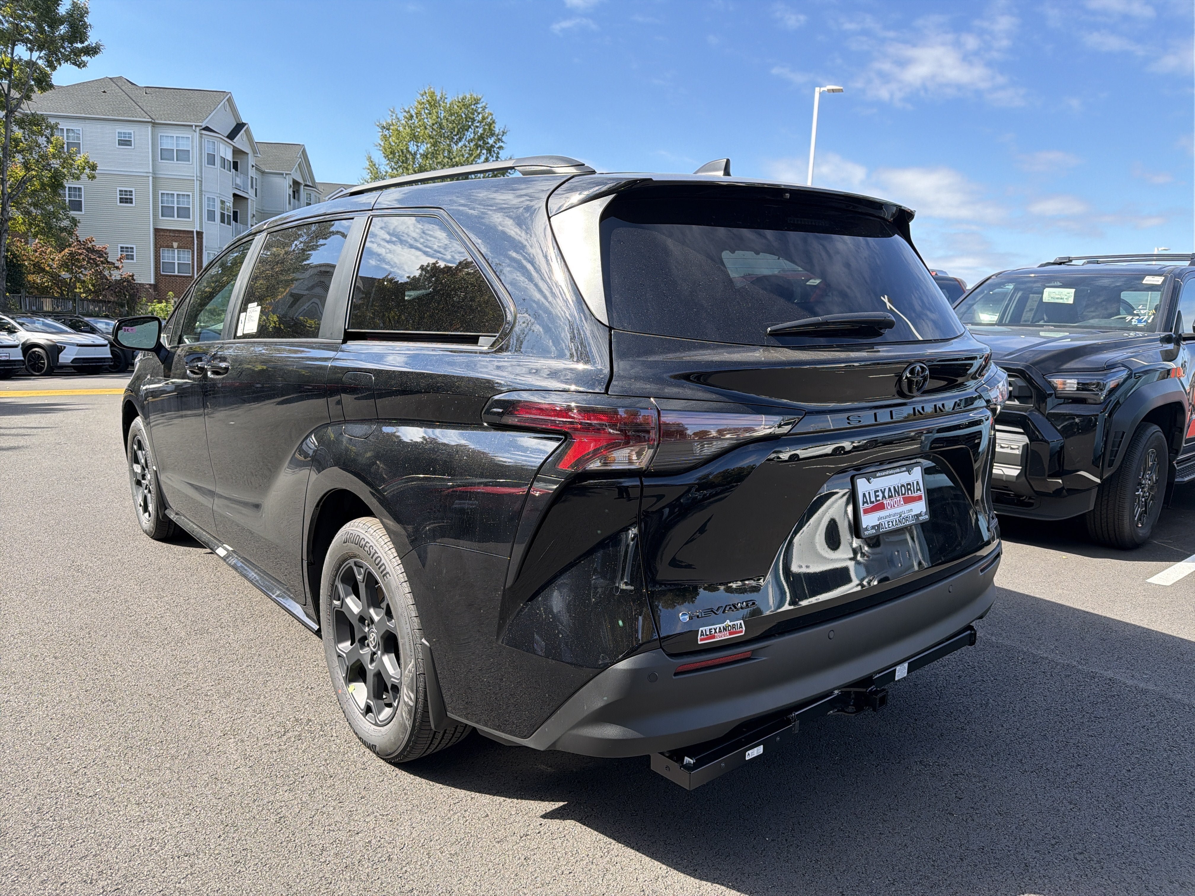 New 2026 Toyota Sienna XLE Woodland Edition AWD/4WD image 6