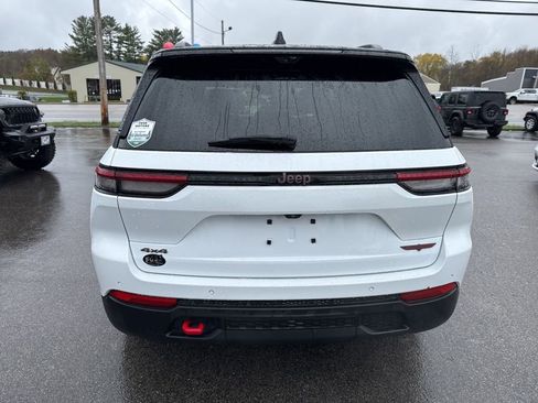 Certified 2022 Jeep Grand Cherokee Trailhawk w/ ADV Protech Group II AWD/4WD image 4