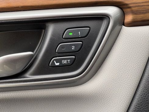 Used 2019 Honda CR-V Touring image 10