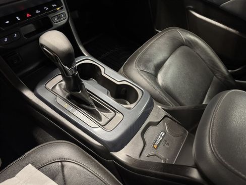 Used 2019 Chevrolet Colorado Z71 AWD/4WD image 40