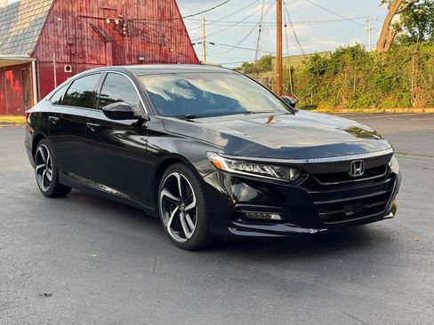 Used 2019 Honda Accord Sport image 2