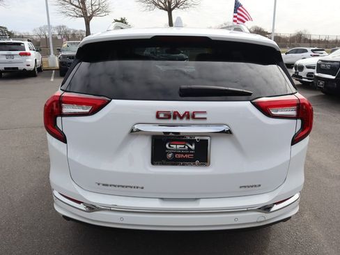 Used 2023 GMC Terrain Denali w/ Denali Premium Package image 5