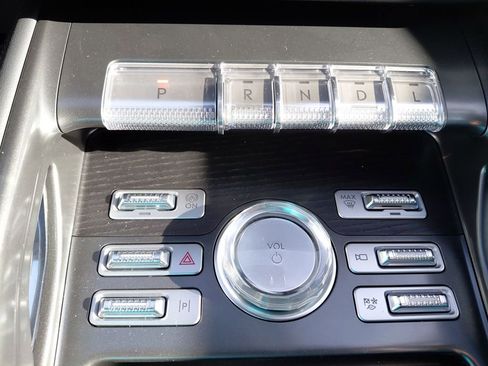 New 2026 Lincoln Nautilus Reserve image 16