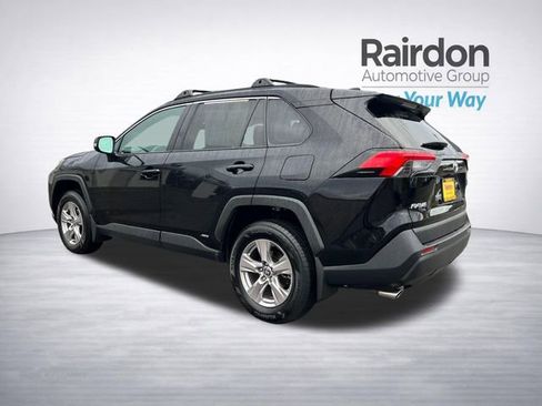 Used 2022 Toyota RAV4 XLE w/ XLE Grade Weather Package image 6