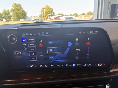 Used 2025 Chevrolet Traverse RS w/ LPO, Floor Liner Package image 27