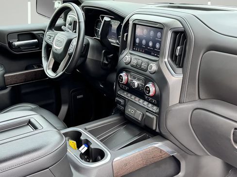 Used 2022 GMC Sierra 1500 Denali w/ Denali Premium Package AWD/4WD image 6