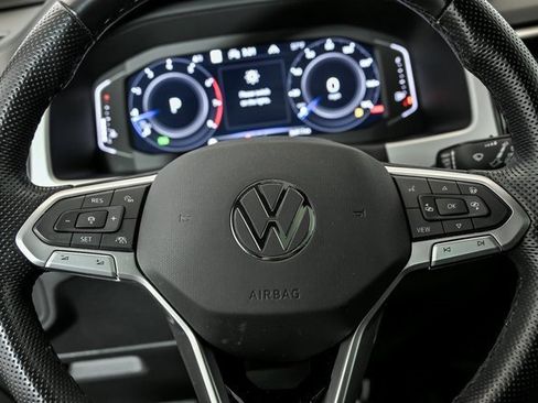 Certified 2023 Volkswagen Atlas Cross Sport SEL R-Line image 17