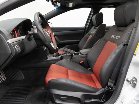 Used 2009 Pontiac G8 GXP RWD image 7