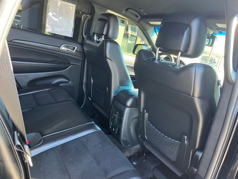 Used 2018 Jeep Grand Cherokee Altitude image 32