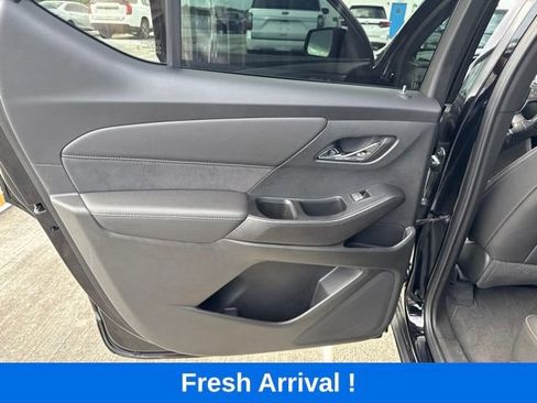 Used 2023 Chevrolet Traverse High Country FWD image 14