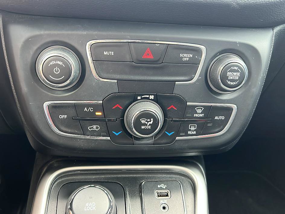 Used 2018 Jeep Compass Latitude w/ Popular Equipment Group AWD/4WD image 37