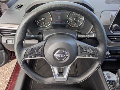 Used 2024 Nissan Altima 2.5 SV image 25