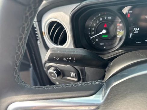 Used 2025 Jeep Wrangler Unlimited Sahara w/ Safety Group image 27