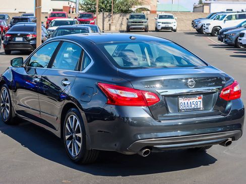 Used 2016 Nissan Altima 2.5 SL image 2