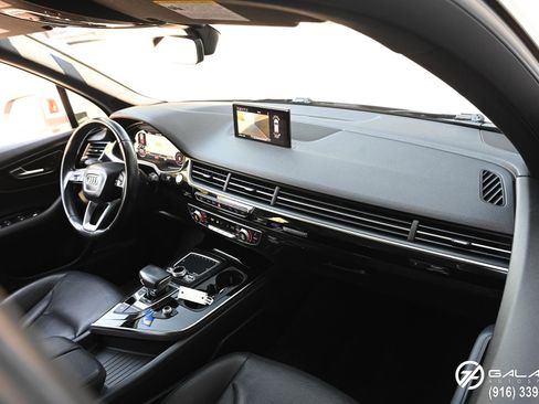 Used 2018 Audi Q7 3.0T Premium Plus image 12