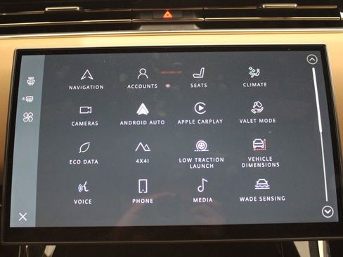 Used 2025 Land Rover Range Rover SE image 52