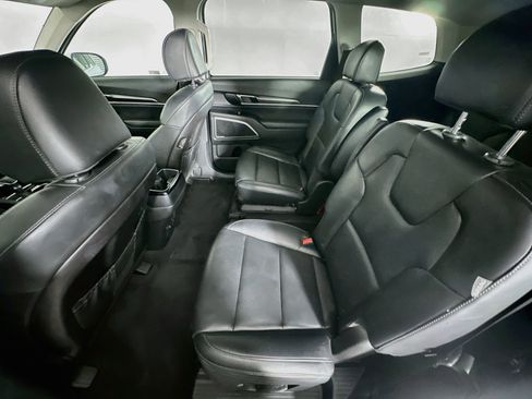 Used 2025 Kia Telluride S FWD image 29