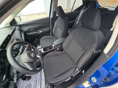 Used 2024 Nissan Kicks SV image 16