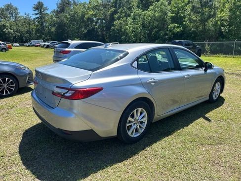 Used 2025 Toyota Camry LE FWD image 13