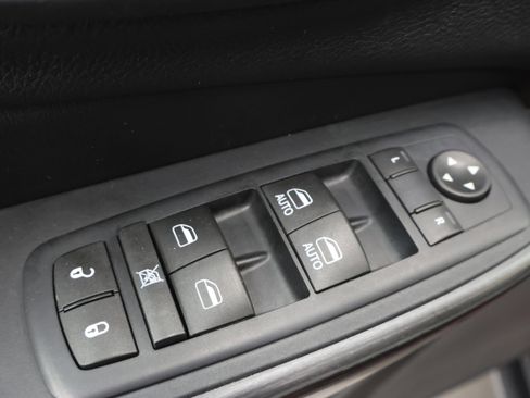 Used 2016 Jeep Cherokee Trailhawk w/ Comfort/Convenience Group image 39