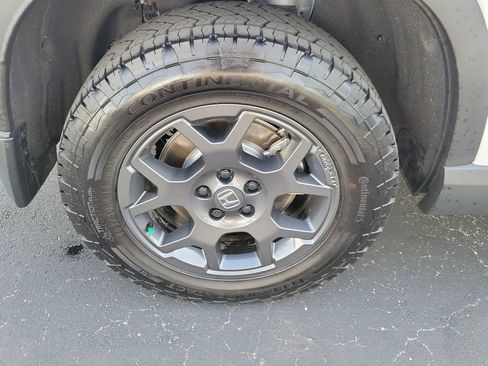 Certified 2025 Honda Pilot TrailSport image 6