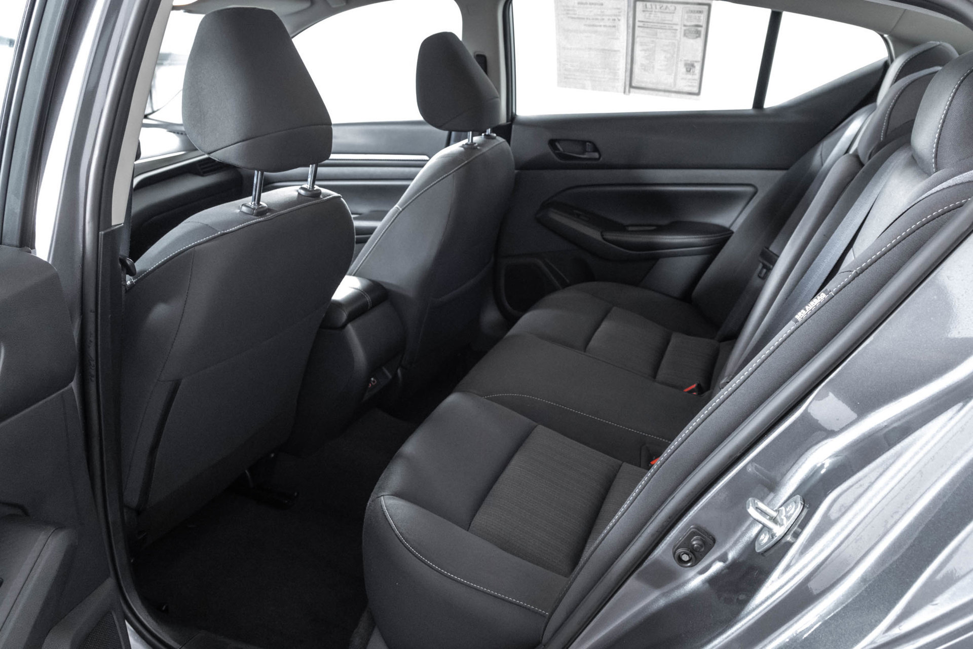 Used 2024 Nissan Altima 2.5 SV FWD image 35