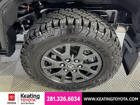 New 2026 Toyota 4Runner SR5 AWD/4WD image 15
