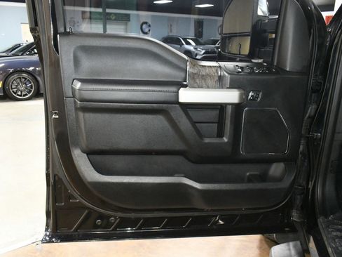 Used 2019 Ford F250 Lariat w/ Lariat Ultimate Package image 41