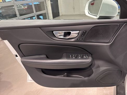 Used 2023 Volvo V60 B5 Cross Country Ultimate w/ Climate Package image 14