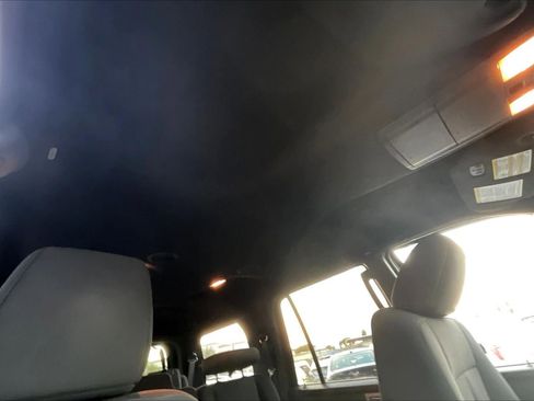 Used 2017 Ford Expedition XLT image 22