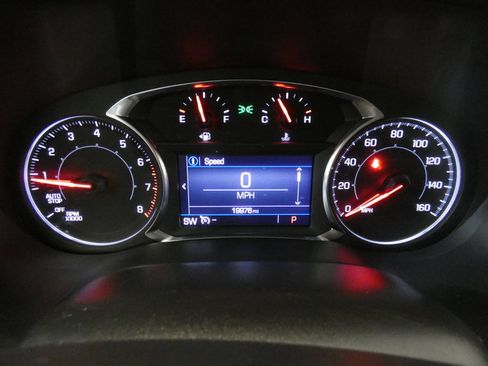 Used 2023 GMC Acadia SLE w/ Driver Convenience Package image 16