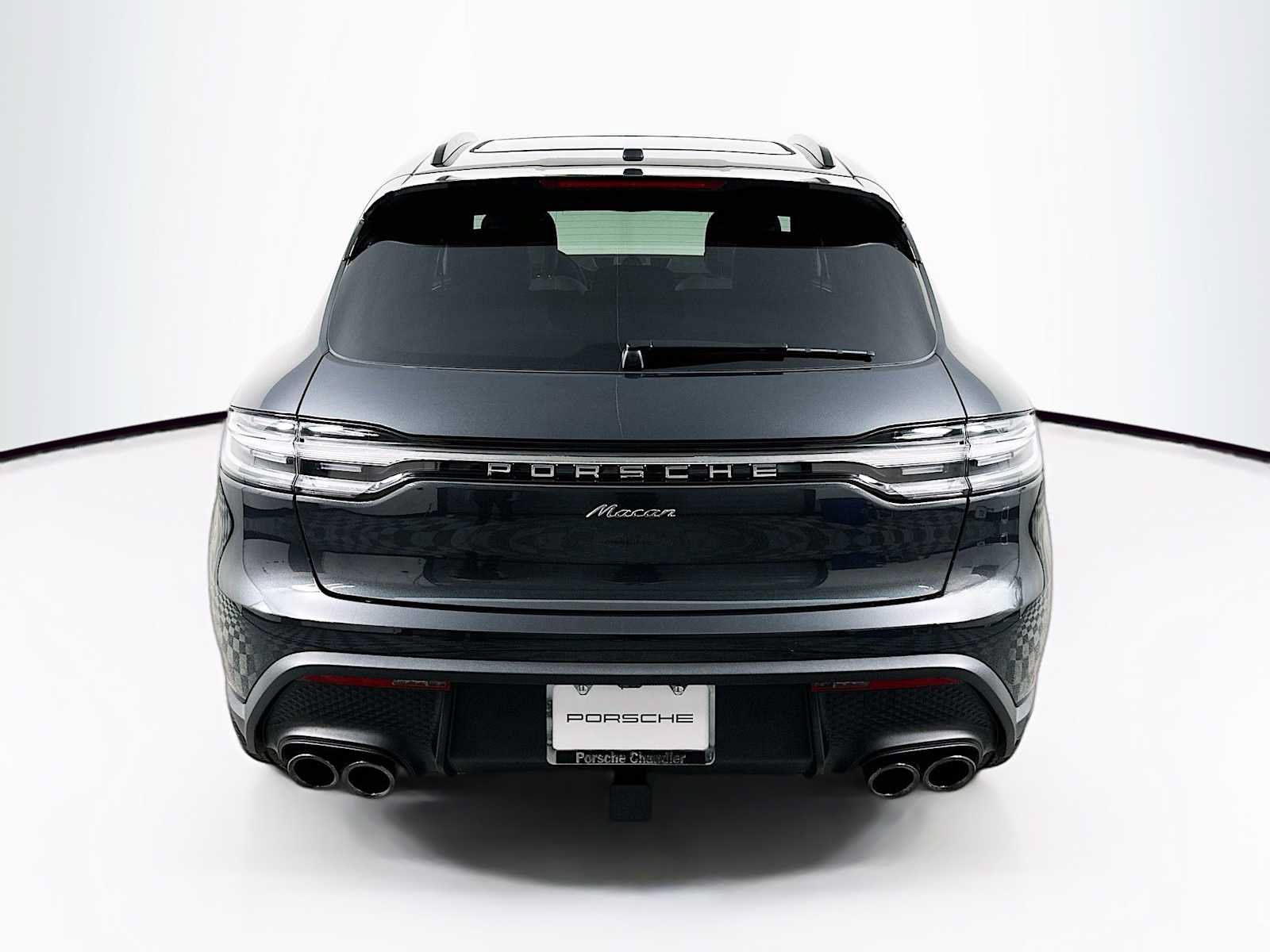 Used 2026 Porsche Macan AWD/4WD image 10