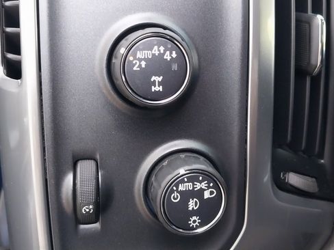 Used 2018 Chevrolet Silverado 1500 LT w/ All Star Edition image 24