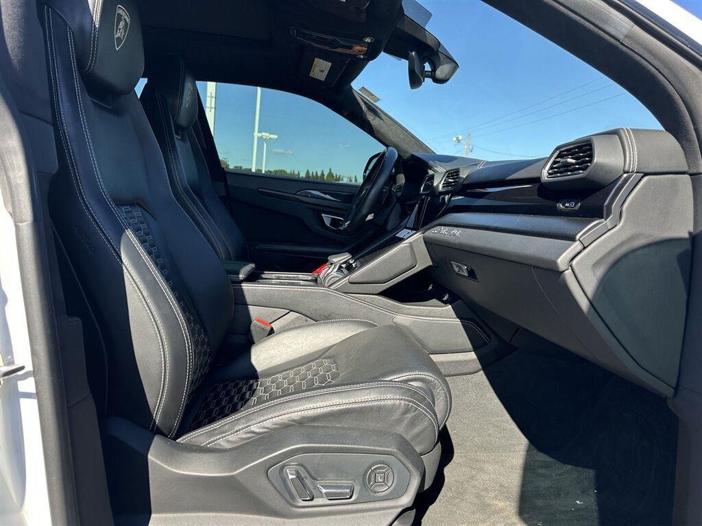 Used 2021 Lamborghini Urus AWD/4WD image 15