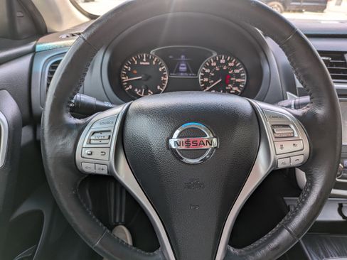 Used 2016 Nissan Altima 2.5 SL w/ 2.5 Technology Package image 18