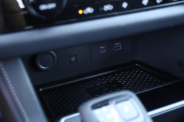 Certified 2025 Nissan Pathfinder SL w/ SL Premium Package FWD image 23