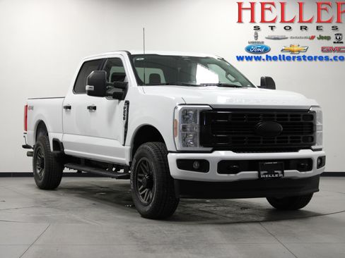 Used 2024 Ford F250 XLT image 1