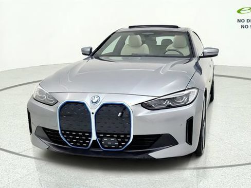 Used 2023 BMW i4 eDrive35 RWD image 3