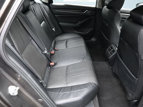Used 2018 Honda Accord Touring image 23