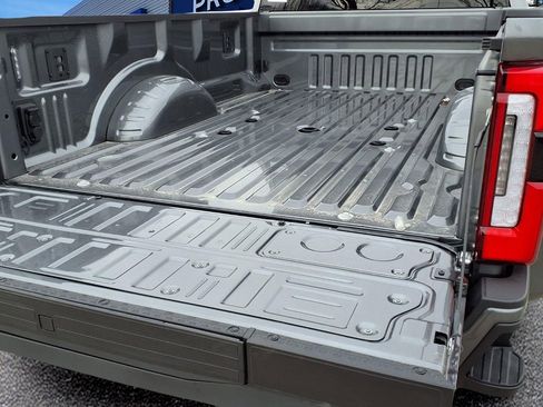 New 2025 Ford F450 Platinum image 23