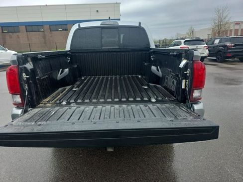 Used 2023 Toyota Tacoma SR AWD/4WD image 9